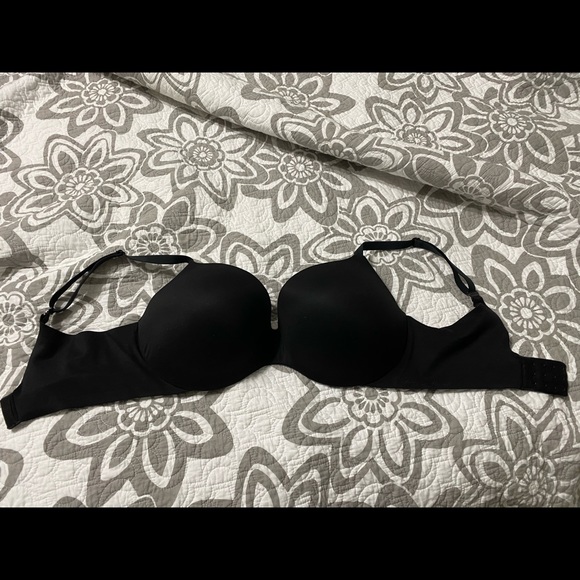 Victoria Secret Bra - Picture 3 of 4